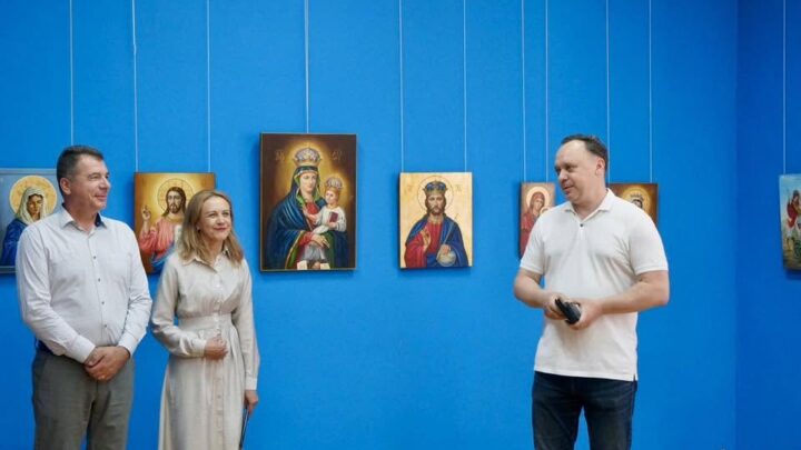 Житомирські майстри іконопису представили виставку «Духовні обрії» — Новини Житомира