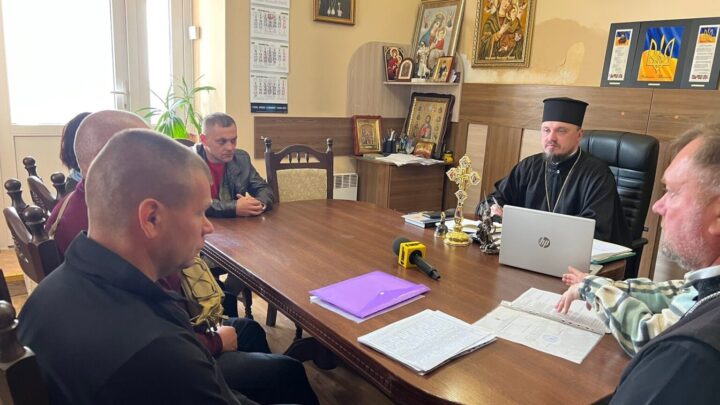 Житомирщина: громада Старої Чорториї перейшла до ПЦУ через конфлікт довкола відспівування воїна — Новини Житомира