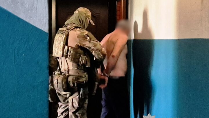 Житомир: суд відправив під варту чоловіка, який погрожував поліцейським гранатою — Новини Житомира