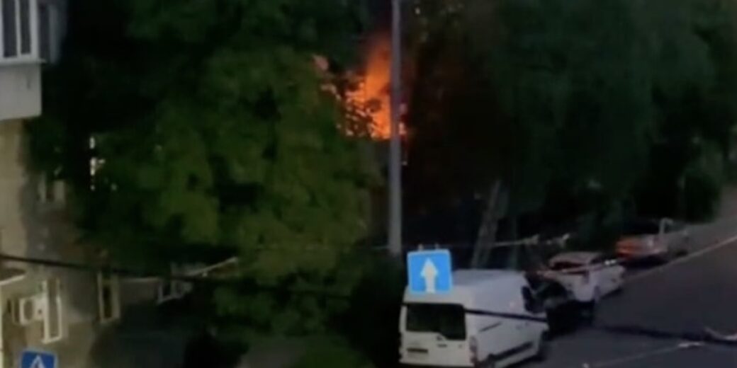 Пожежа у Житомирі: квартира у багатоповерхівці на вулиці Дмитра Донцова охоплена полум’ям — Новини Житомира